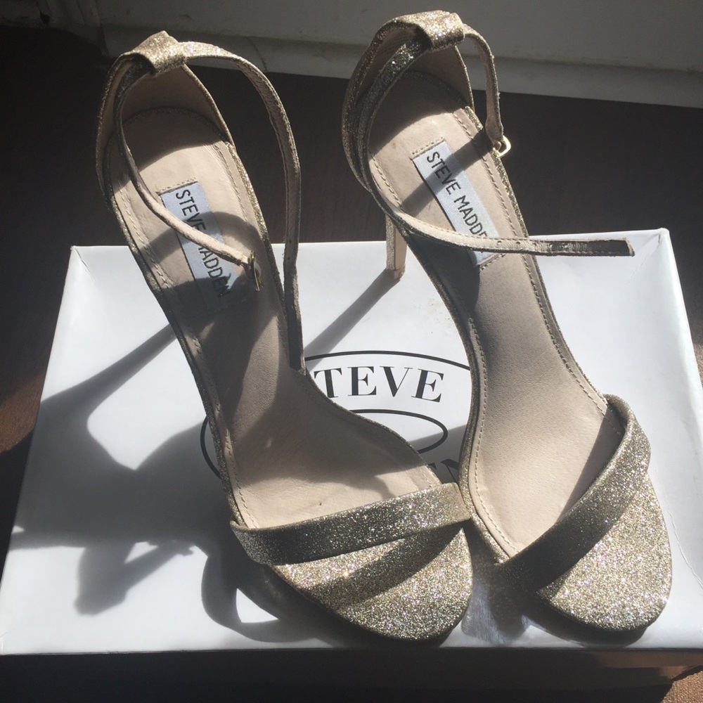Steve Madden Gold Glitter Stecy Size 9